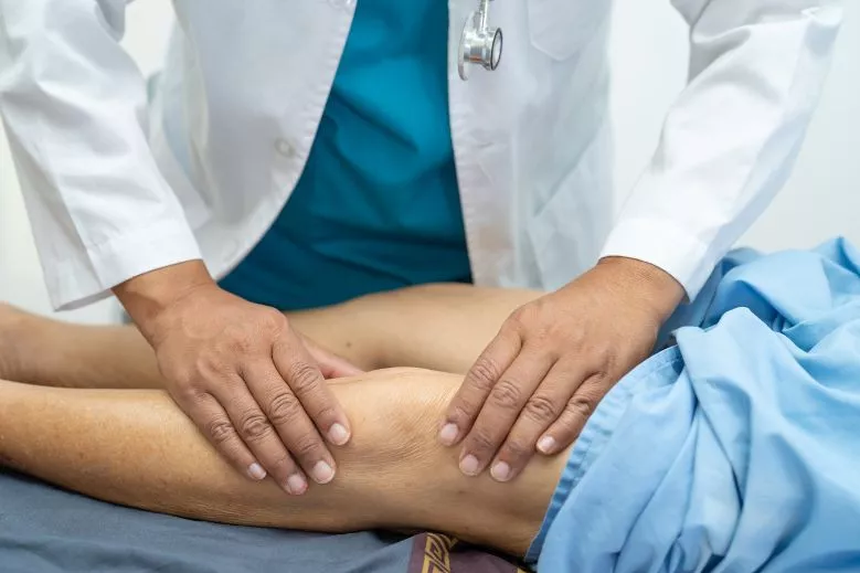 Ehlers-Danlos-Syndrom (EDS) - Symptome, Typen & Diagnostik